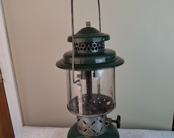 Vintage Coleman Lantern Model 220F with Date of May 1960 Double Lantern Model   05243