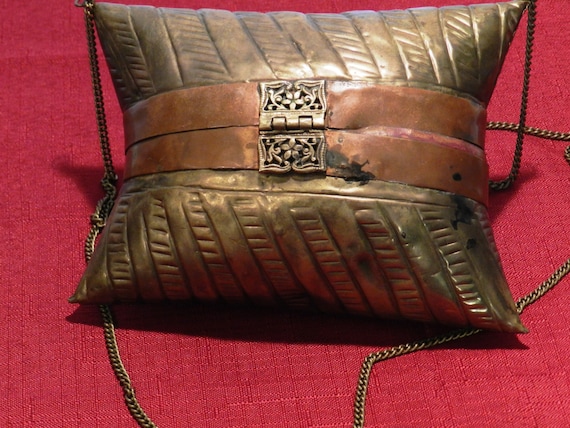 Vintage Brass and Copper Pillow Style Metal Purse… - image 5