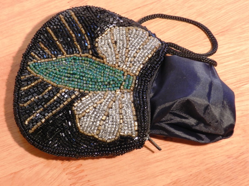vintage beaded Coin Purse Zipper Closure with Wrist Handle 00925