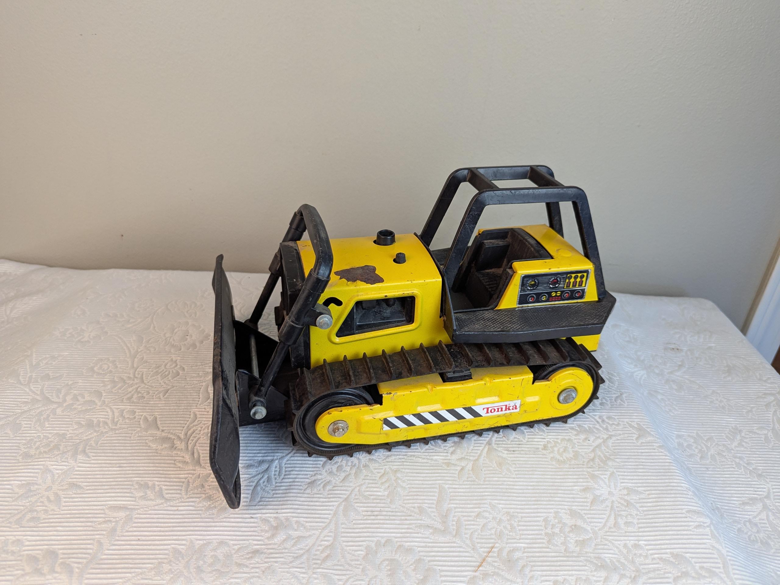 Vintage 1960's Metal and Plastic Tonka Bulldozer 12 1/2 Inch With