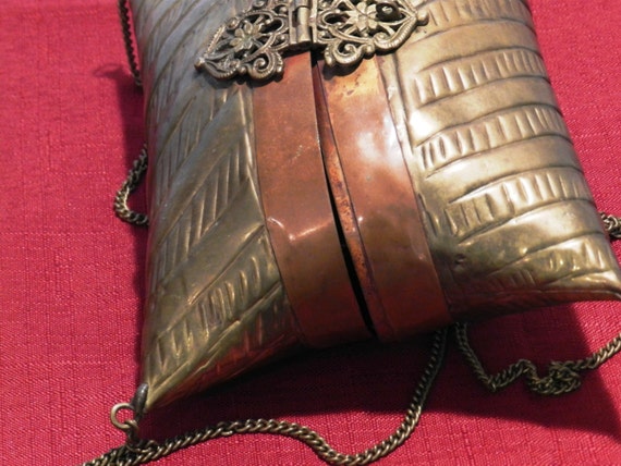 Vintage Brass and Copper Pillow Style Metal Purse… - image 4