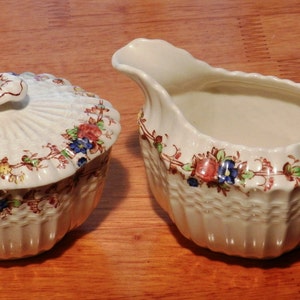 Spode Hazel Dell Pattern Sugar Bowl with Lid and Creamer S930     03535