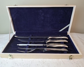 Vintage Mid Century Modern 4 Teiliges Schnitzset aus Edelstahl mit Rostfreiem Griff und Schnitzmesser im Original Koffer 05131