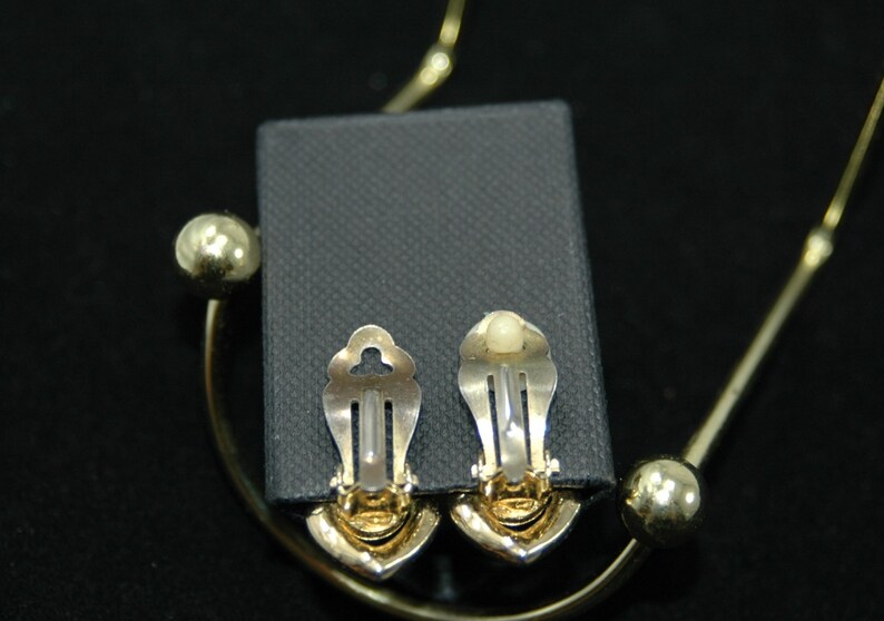CLIP ON EARRINGS - 2 CLEAR STONES
