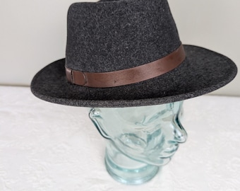 Vintage Gray Pendleton 100% Wool Fedora with  Brown Leather Hat Band Model A202-70019 Size Small   04525