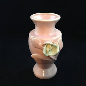 Vintage Caliente Pottery Pink Vase with White Rose Model 581 7 Inches Tall       04160