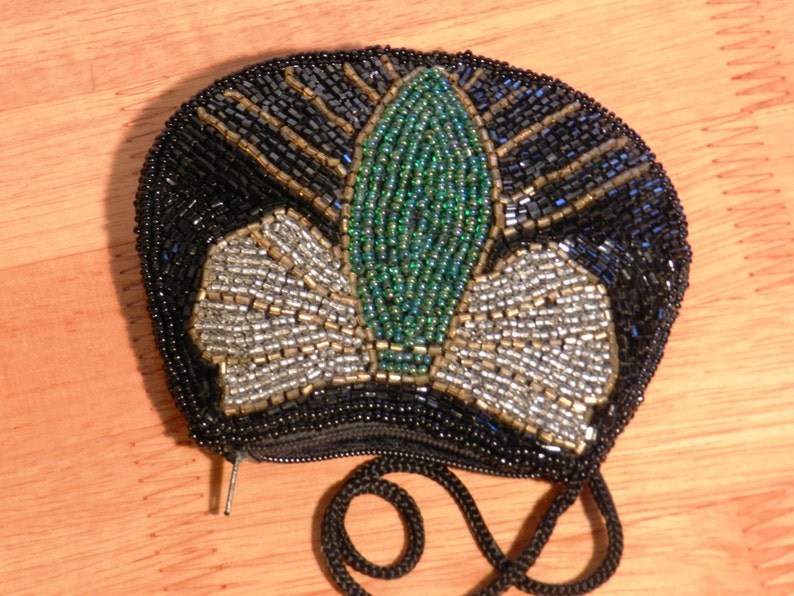 vintage beaded Coin Purse Zipper Closure with Wrist Handle 00925