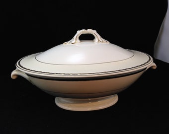 Vintage Homer Laughlin Eggshell Georgian Viceroy Pattern Covered Oval Serving Dish    02483