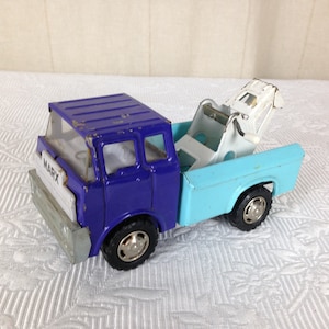 ヴィンテージ ルイス マルクス & Co. 6 インチ プレス スチール 牽引トラック 1971 年頃 04724