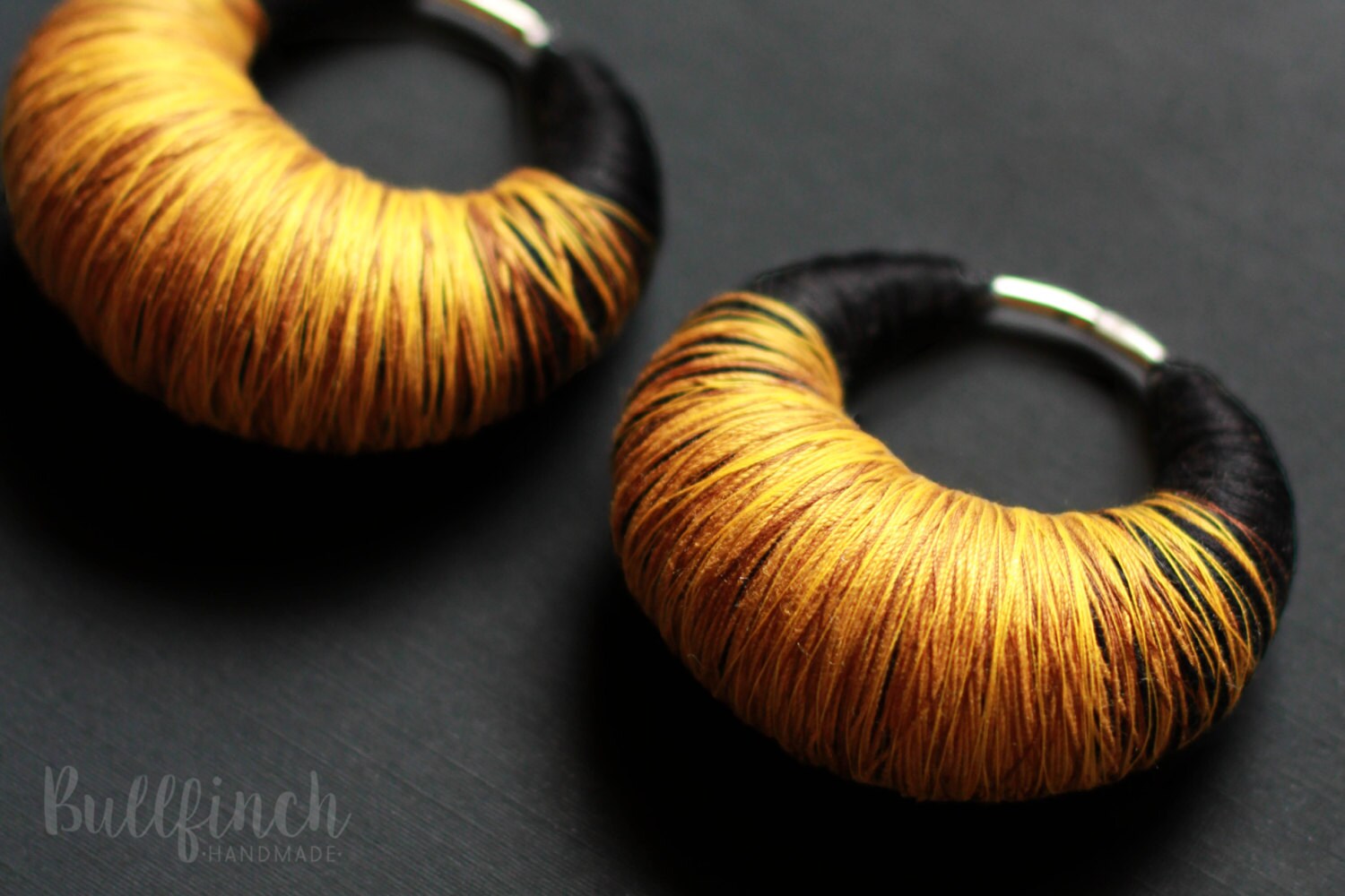 Ear weights perfect for tunnels & plugs blackyellow/gold