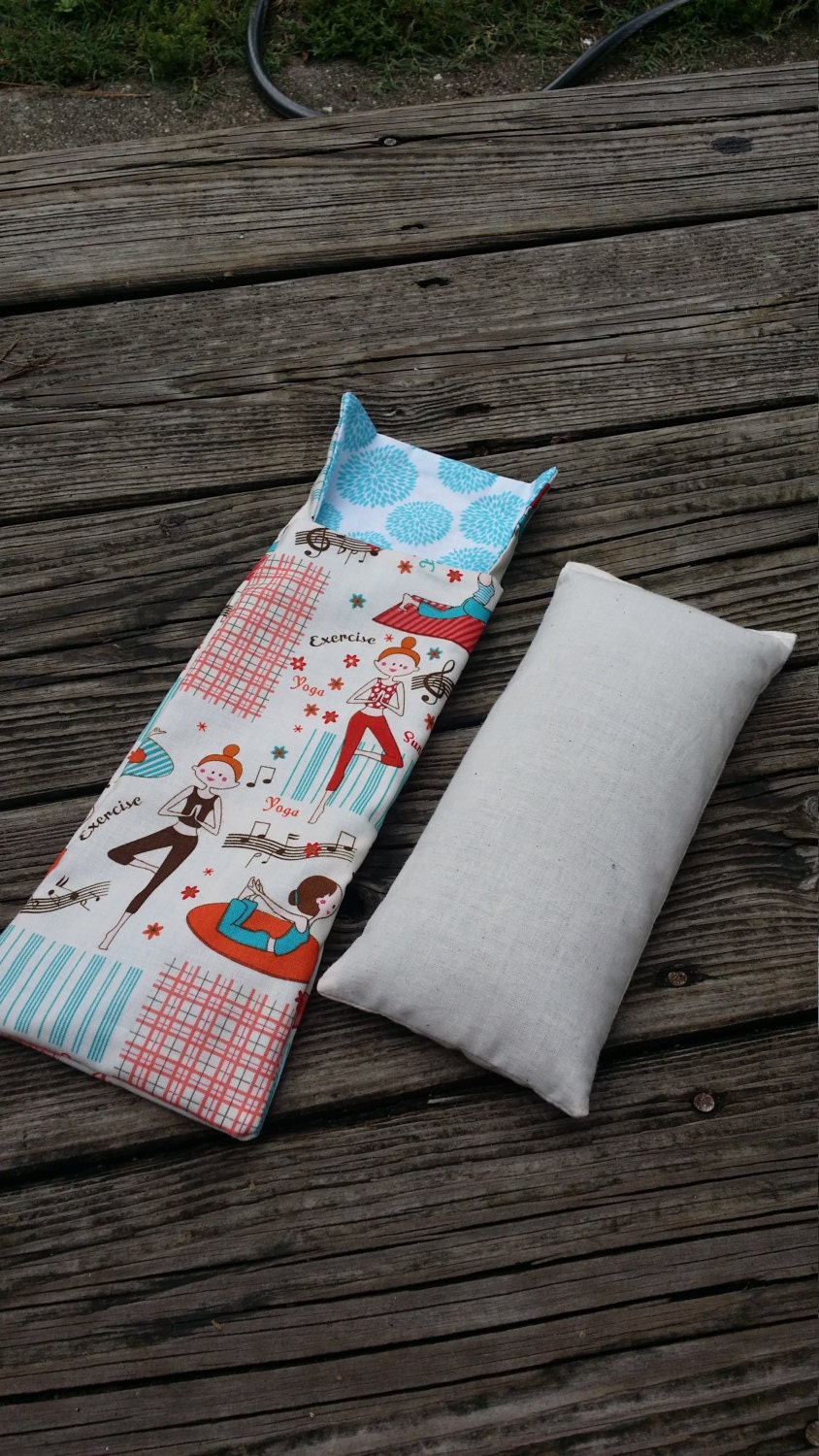 Yoga Eye Pillow / Relaxing Eye Pillow with Yoga Pose Print cover / yoga