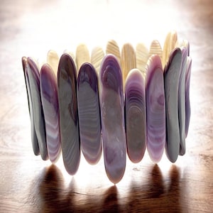 Darkest Wampum Quahog Shell Beads Bracelet From USA (America&#39;s First Currency Year 1637-1673) 8mmX25-40mm Elastic 7.25&quot;