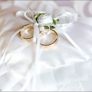 wedding pillow,ring bearer pillow,pillow basket set,white wedding pillow,ivory lace bearer,ivory lace pillow