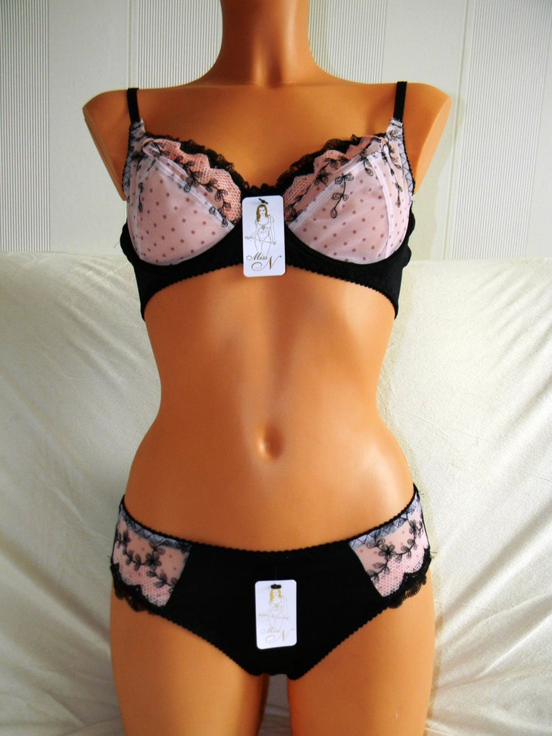 lingerie set Bra and knickers/panties set in Black color with rose lace - agrohort.ipb.ac.id