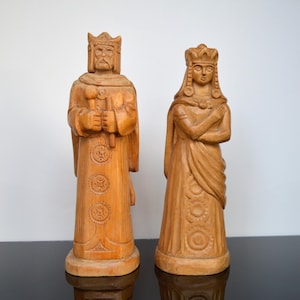 Hand carved Wood Figurines, King and Queen Statues, 8.5&quot; tall, natural wood Sculptures