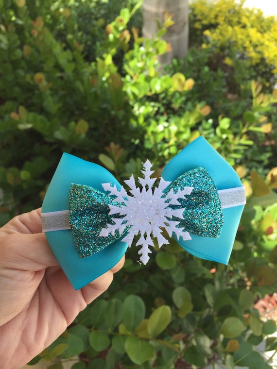 Elsa Bow Broiderie Top