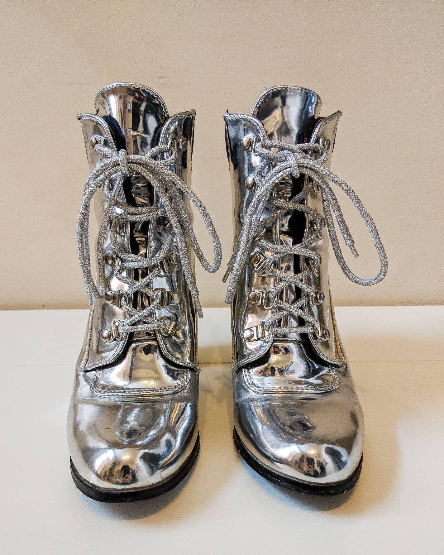 Cape Robbin Vintage 1990 Shinny Silver Ankle Boots Size US Cape Robbin Vintage 1990 Shinny Silver Ankle Boots Size US