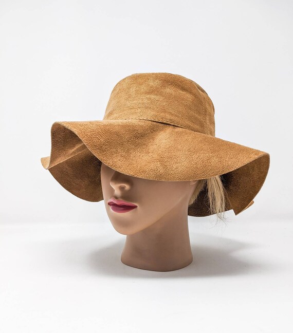 Vintage 1970's Groovy Light Brown Suede Fashionabl