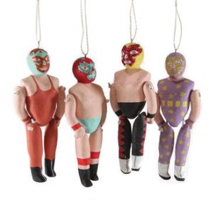 Enfeites de Lucha Libre Cody Foster movendo braços e pernas