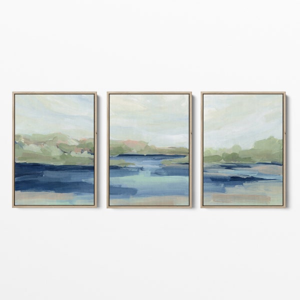 Lake Abstract schilderij zeegezicht water scène blauw en groen moderne drieluik kunst | "Shoreside Memories" - Set van 3 - Kunstafdrukken of doeken