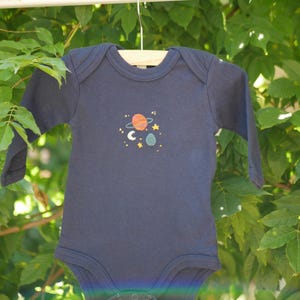 Embroidered organic cotton baby bodysuit - Planets