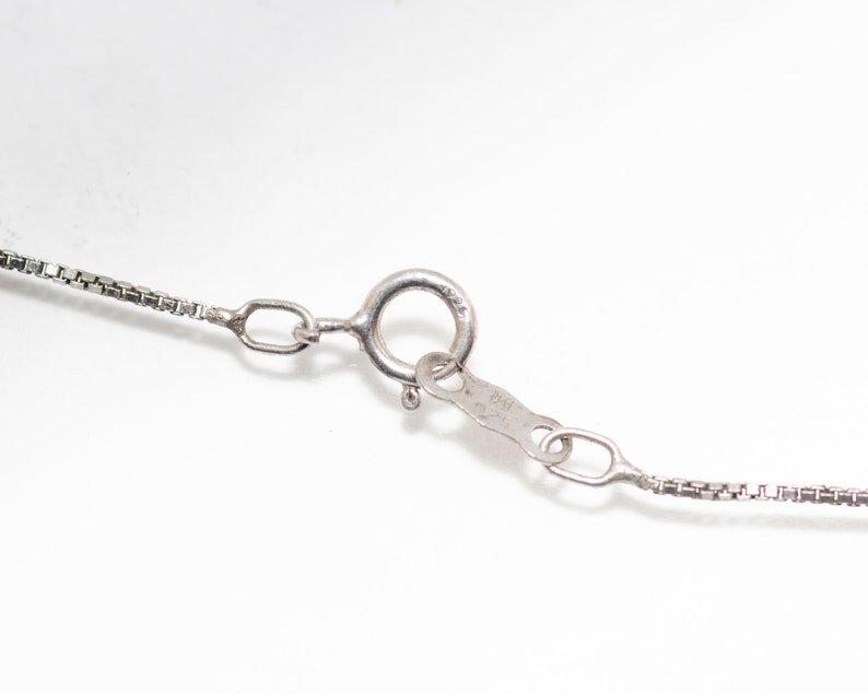 Vintage Sterling Silver Green Stone Pendant on 18.5 inch chain