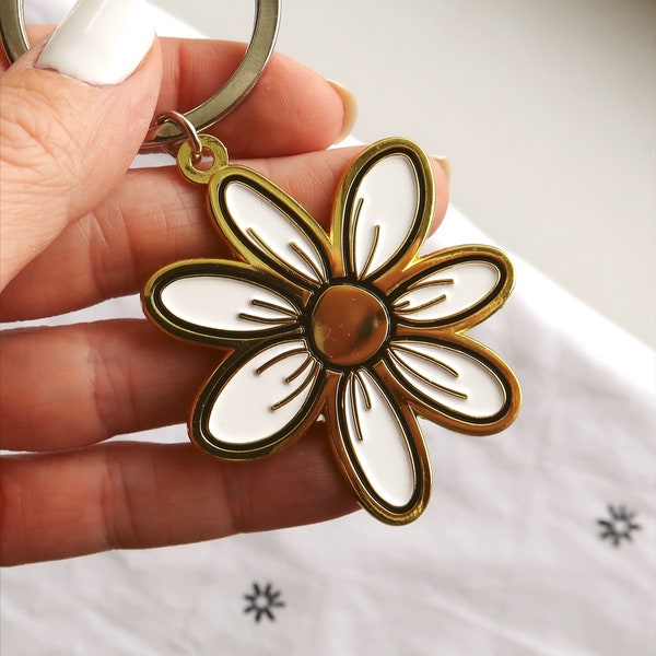 Daisy Flower Gold Enamel Keychain 2” - Split Ring Metal Keychain - White Floral Charm - Lanyard Charm - Backpack Tag - Retro Party Favors