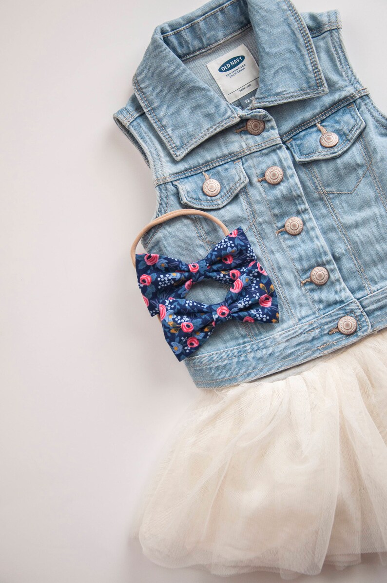 Fabric Bows Baby Girl Headband Toddler Hair Clip Floral Tuxedo Bow Nylon Elastic Headband Alligator Clip NAVY POSY Newborn Baby Bow