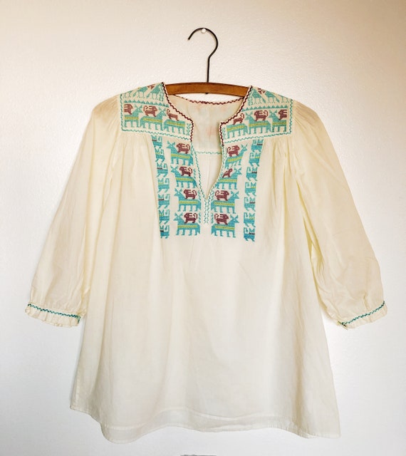 1970s Vintage Handmade Embroidered Cotton Folk Pea
