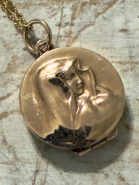 14k Yellow Gold Antique Art Nouveau Locket Virgin Mary