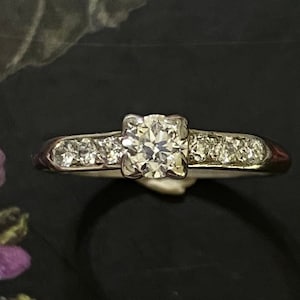 Vintage Art Deco Platinum Diamond Engagement Ring