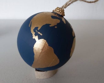 Christmas Travel Gift. Map Globe Bauble Ornament 8cm. World map bauble Wedding favours. Travel wedding.