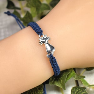 Cat Bracelet for Men or Women - Adjustable Hemp Jewelry - Kitten Gifts For Kids, Teens, Vet Tech, Veterinarian - String Bracelet with Charm
