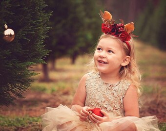Diadema boho con orejas de ciervo y reno, con astas doradas y plateadas; corona de flores de reno; diadema de flores de cervatillo; corona para cosplay