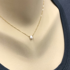 Gold Pearl Necklace,Single Pearl Necklace,Simple Pearl Necklace,Flower Girl Necklace,Floating Ppearl Necklace,June Birthstone,White Pearl