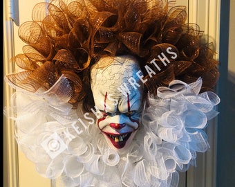 18 inch Creepy Clown Wreath IT Pennywise Wreath w/mask. (No lights)