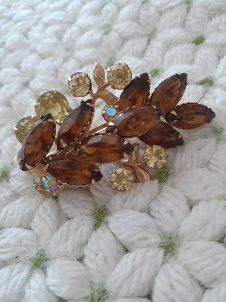 Vintage amber stones rhinestones brooch pin