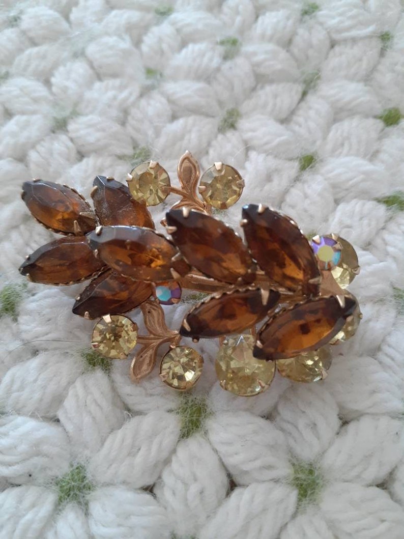 Vintage amber stones rhinestones brooch pin