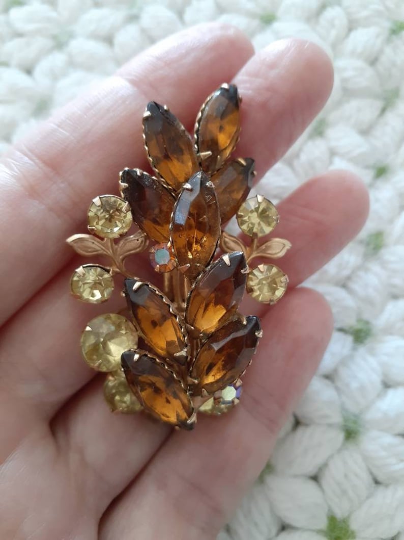 Vintage amber stones rhinestones brooch pin