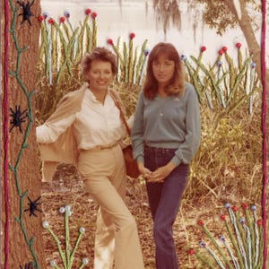 ヴィンテージの手刺繍写真、70 年代の女性の花のポートレート
