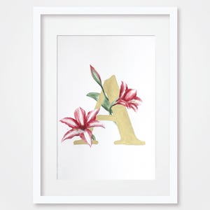Letra A de acuarela en dorado con amaryllis entrelazados, pintura de acuarela original | Judit Fortelny Bellas Artes