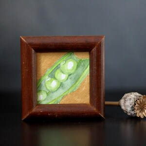 Mini peas still life watercolor painting on gold – decorative vintage kitchen art, 6.5 x 6.5 cm | Judit Fortelny Fine Art