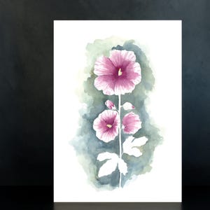 Può includere: Dipinto ad acquerello di una pianta di malvarosa con fiori rosa e foglie verdi. L'opera presenta una rappresentazione dettagliata dei fiori e del fogliame della pianta su uno sfondo ad acquerello morbido. Il dipinto è su sfondo bianco.