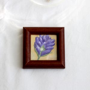 Studio di un mini dipinto ad acquerello di natura morta con lavanda - Moody Vintage Art, 6,5 x 6,5 cm | Belle arti di Judit Fortelny