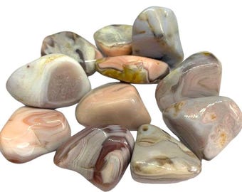 Botswana Agate Crystals/Tumblestones come with an information card and an organza bag.
