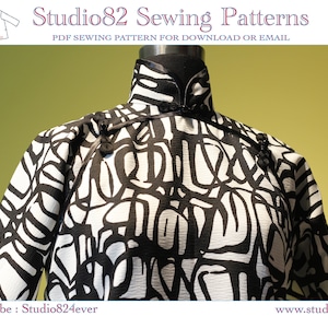 Puede incluir: Top de cuello mandarín con estampado en blanco y negro, cuello alto y mangas largas. La parte superior tiene un cierre de botón decorativo en el cuello. Studio82 Sewing Patterns Patrón de costura PDF para descargar o por correo electrónico. YouTube: Studio824ever www.studio82.co
