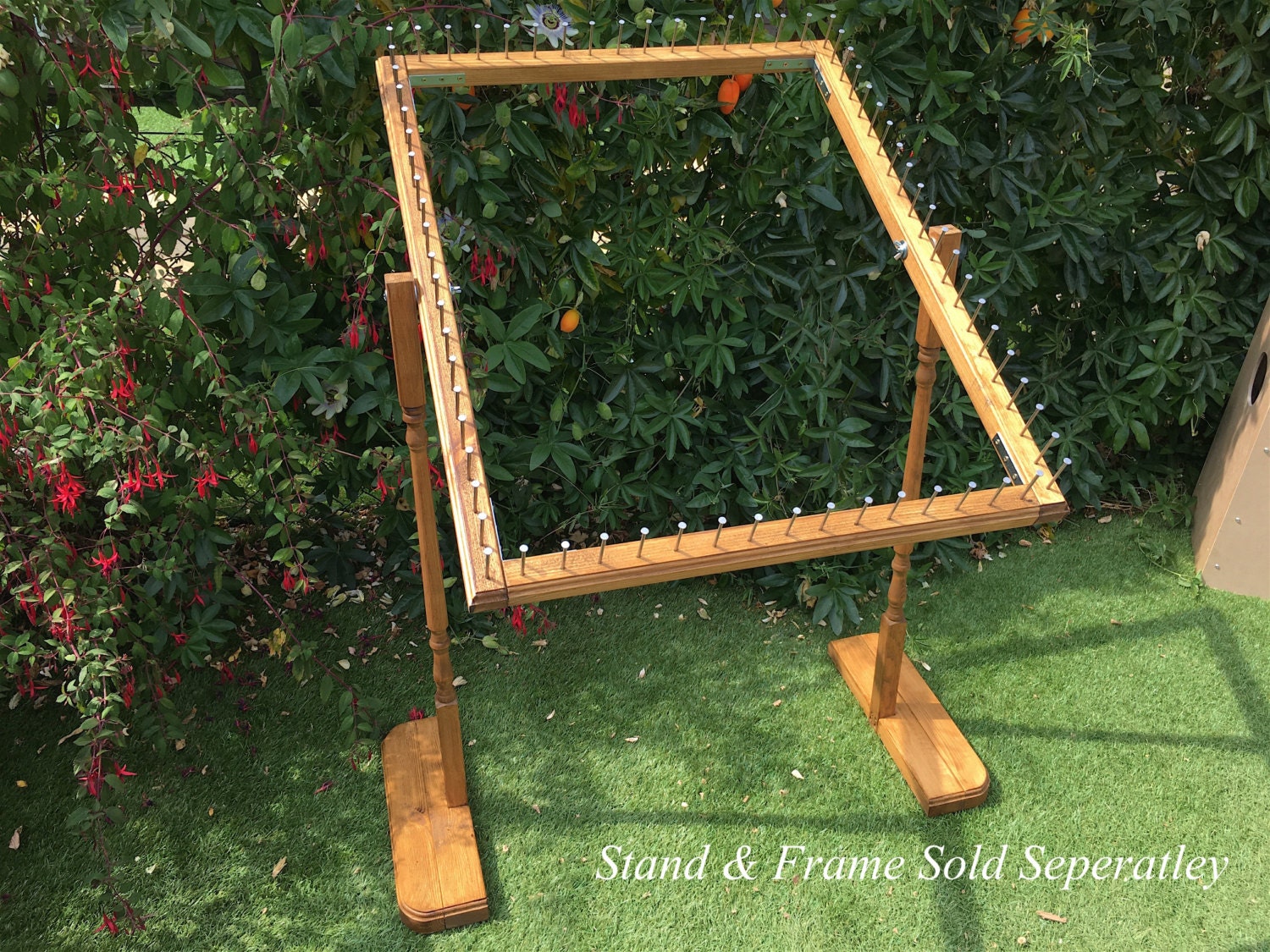Adjule Wooden Stand For Frame To Make Pom Blankets