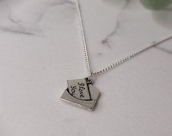 Collar con colgante de plata chapado con la inscripción "Te amo" - 45 cm (18 pulgadas)