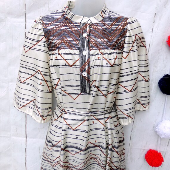 Vintage 1970s Abstract Belted Shirtwaister Dress 4