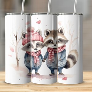 Linda pareja de mapaches de invierno, vaso delgado de 20 oz, envoltura recta y cónica, diseño de sublimación PNG de linda pareja de mapaches de invierno